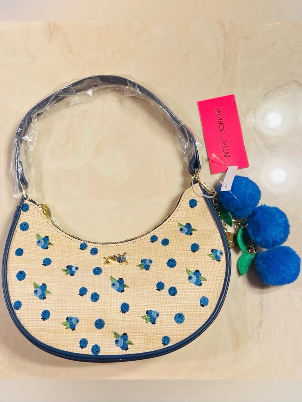 š«šBETSEY JOHNSON Straw Blueberry Shoulder Bag With Blueberry Pom-Pom Charm - Picture 12 of 15